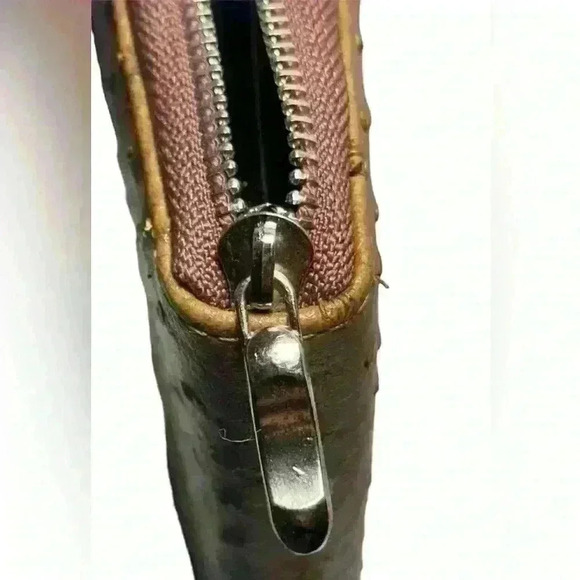 A woman’s brown wallet with ostrich leather print type pattern. - Picture 3 of 12